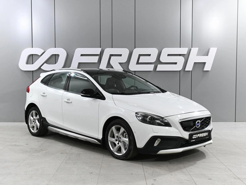 Хетчбэк Volvo V40 Cross Country 2014 года, 1479000 рублей, Аксай