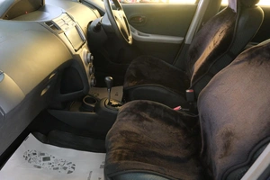 Хетчбэк Toyota Vitz 2005 года, 489000 рублей, Омск