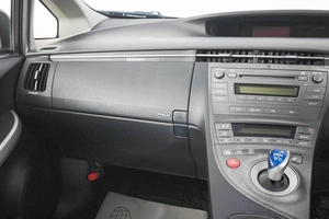 Лифтбек Toyota Prius 2012 года, 1049000 рублей, Кемерово