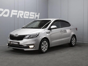 Седан Kia Rio 2016 года, 880000 рублей, Омск