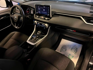 Внедорожник Toyota RAV4 2020 года, 3359000 рублей, Красноярск