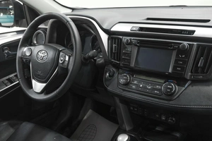 Внедорожник Toyota RAV4 2015 года, 2379000 рублей, Новокузнецк