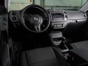 Внедорожник Volkswagen Tiguan 2011 года, 1229000 рублей, Воронеж