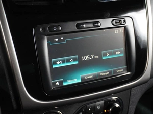 Хетчбэк Renault Sandero 2017 года, 1020000 рублей, Воронеж