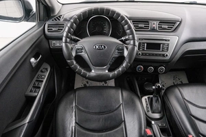 Седан Kia Rio 2017 года, 1299000 рублей, Красноярск