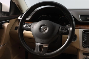 Седан Volkswagen Passat 2014 года, 1489000 рублей, Новосибирск