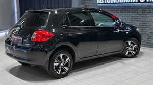 Хетчбэк Toyota Auris 2008 года, 797000 рублей, Красноярск