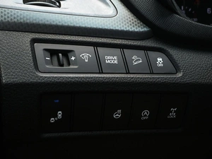 Внедорожник Hyundai Grand Santa Fe 2017 года, 2391000 рублей, Волгоград