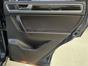 Внедорожник Volkswagen Touareg 2013 года, 1987000 рублей, Солонцы