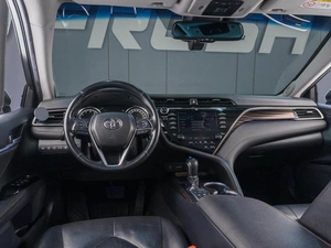Седан Toyota Camry 2019 года, 3439000 рублей, Сургут