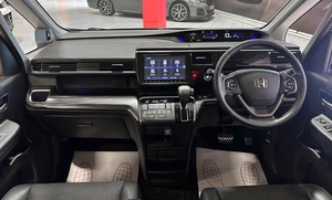 Минивэн Honda Stepwgn Spada 2016 года, 1947000 рублей, Красноярск