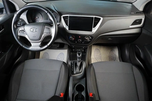 Седан Hyundai Solaris 2017 года, 1359000 рублей, Тюмень