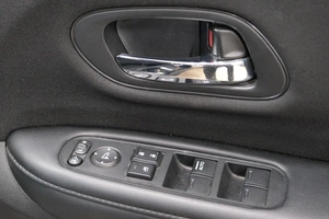 Внедорожник Honda Vezel 2017 года, 1859000 рублей, Омск