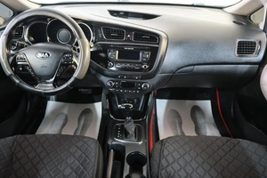 Хетчбэк Kia Ceed 2012 года, 969000 рублей, Омск