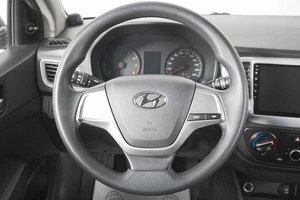 Седан Hyundai Solaris 2017 года, 999000 рублей, Кемерово