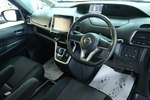 Минивэн Nissan Serena 2018 года, 1909000 рублей, Омск
