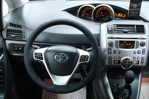 Минивэн Toyota Verso 2010 года, 1158000 рублей, Солонцы