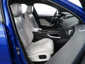 Внедорожник Jaguar F-Pace 2016 года, 3359077 рублей, Москва