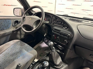 Внедорожник Chevrolet Niva 2004 года, 355000 рублей, Красноярск