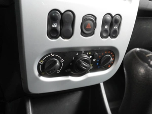 Седан Renault Logan 2013 года, 529000 рублей, Воронеж
