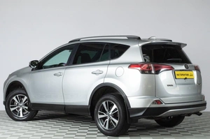 Внедорожник Toyota RAV4 2017 года, 2869000 рублей, Челябинск