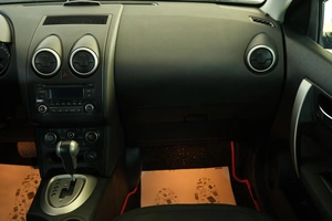 Внедорожник Nissan Qashqai 2011 года, 1049000 рублей, Омск