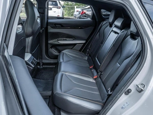 Лифтбек Changan UNI-V 2024 года, 2499000 рублей, Ставрополь