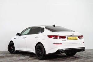Седан Kia Optima 2018 года, 2039000 рублей, Сургут