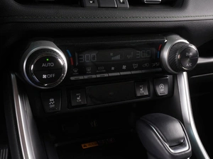 Внедорожник Toyota RAV4 2024 года, 4099000 рублей, Красный Пахарь