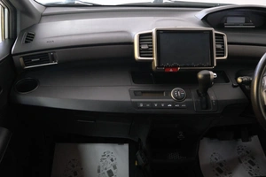 Минивэн Honda Freed 2012 года, 1149000 рублей, Омск