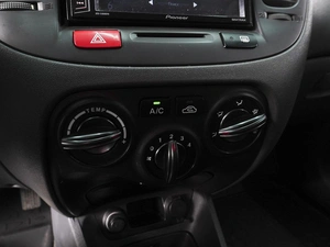 Седан Kia Rio 2010 года, 750000 рублей, Ростов-на-Дону