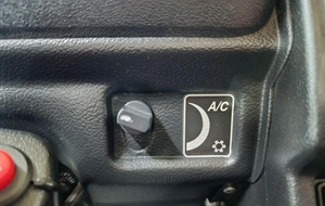 Внедорожник ВАЗ (LADA) 4x4 (Нива) 2017 года, 597000 рублей, Красноярск