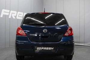 Хетчбэк Nissan Tiida 2010 года, 880000 рублей, Омск