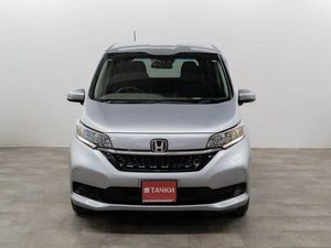 Минивэн Honda Freed 2022 года, 2000000 рублей, Красноярск