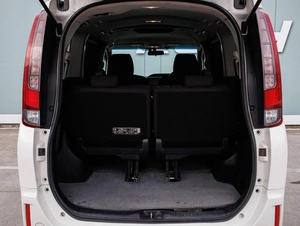 Минивэн Toyota Noah 2015 года, 1739000 рублей, Большой Сочи