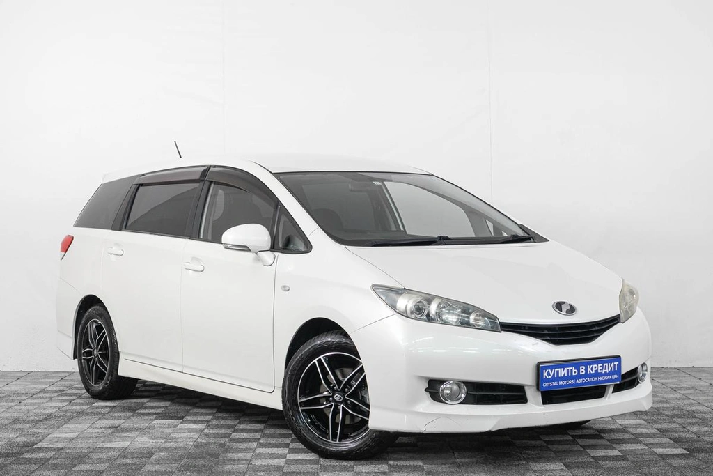 Минивэн Toyota Wish 2011 года, 1199000 рублей, Кемерово