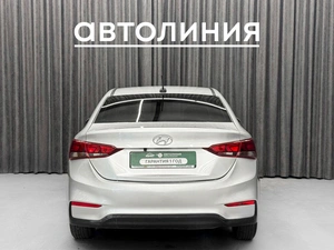 Седан Hyundai Solaris 2019 года, 960000 рублей, Красноярск