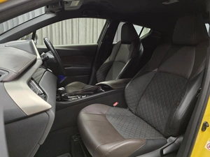 Внедорожник Toyota C-HR 2017 года, 2100000 рублей, Красноярск