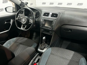 Седан Volkswagen Polo 2019 года, 1225000 рублей, Красноярск