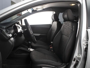 Седан Kia Rio 2013 года, 1155000 рублей, Омск