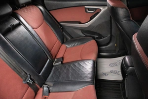 Седан Hyundai Elantra 2011 года, 1069000 рублей, Сургут