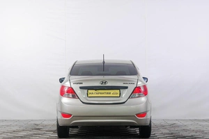 Седан Hyundai Solaris 2013 года, 759000 рублей, Кемерово