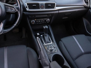 Седан Mazda 3 2018 года, 1549000 рублей, Саратов