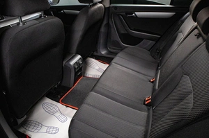 Седан Volkswagen Passat 2011 года, 939000 рублей, Сургут