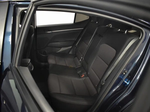 Седан Hyundai Elantra 2019 года, 1648100 рублей, Казань