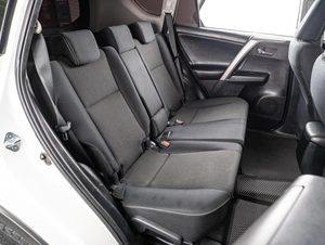 Внедорожник Toyota RAV4 2016 года, 2279000 рублей, Тюмень