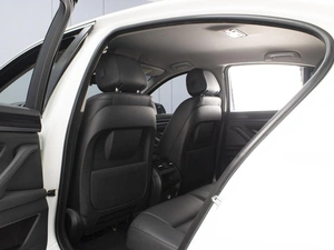 Седан BMW 5 серия 2013 года, 1750000 рублей, Омск