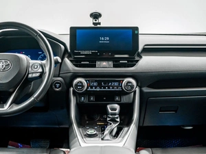 Внедорожник Toyota RAV4 2024 года, 5300000 рублей, Красноярск