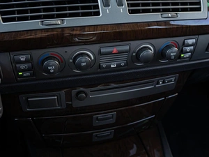 Седан BMW 7 серия 2004 года, 1990000 рублей, Краснодар