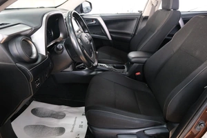 Внедорожник Toyota RAV4 2018 года, 2599000 рублей, Омск